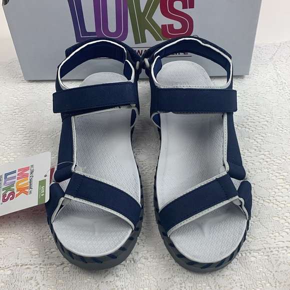 Muk luks Azzurite Sandals Sz 9 New NWT Navy blue Gray Light cushioned Non skid - Picture 2 of 13